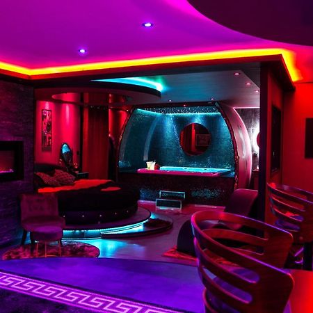 L'Insolite Spa Privatif "Suite Luxueuse-Jacuzzi" Toulouse Exterior photo